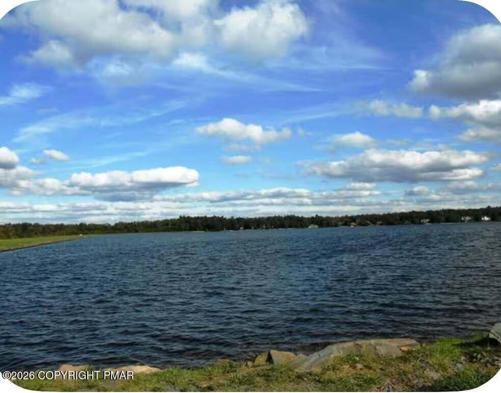Sunny Skies - 101 Tennyson Circle, Albrightsville, PA 18210, Albrightsville