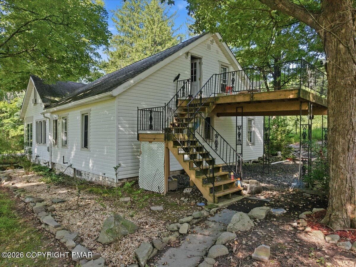upstairs cape - 1103 Cherry Lane Road, East Stroudsburg, PA 18301, East Stroudsburg