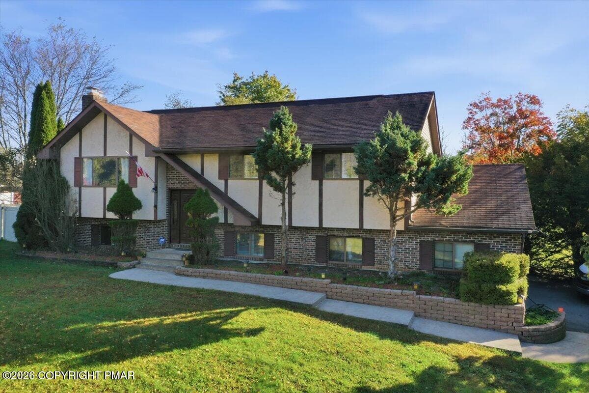 1112 Scott Street, Brodheadsville, PA 18322