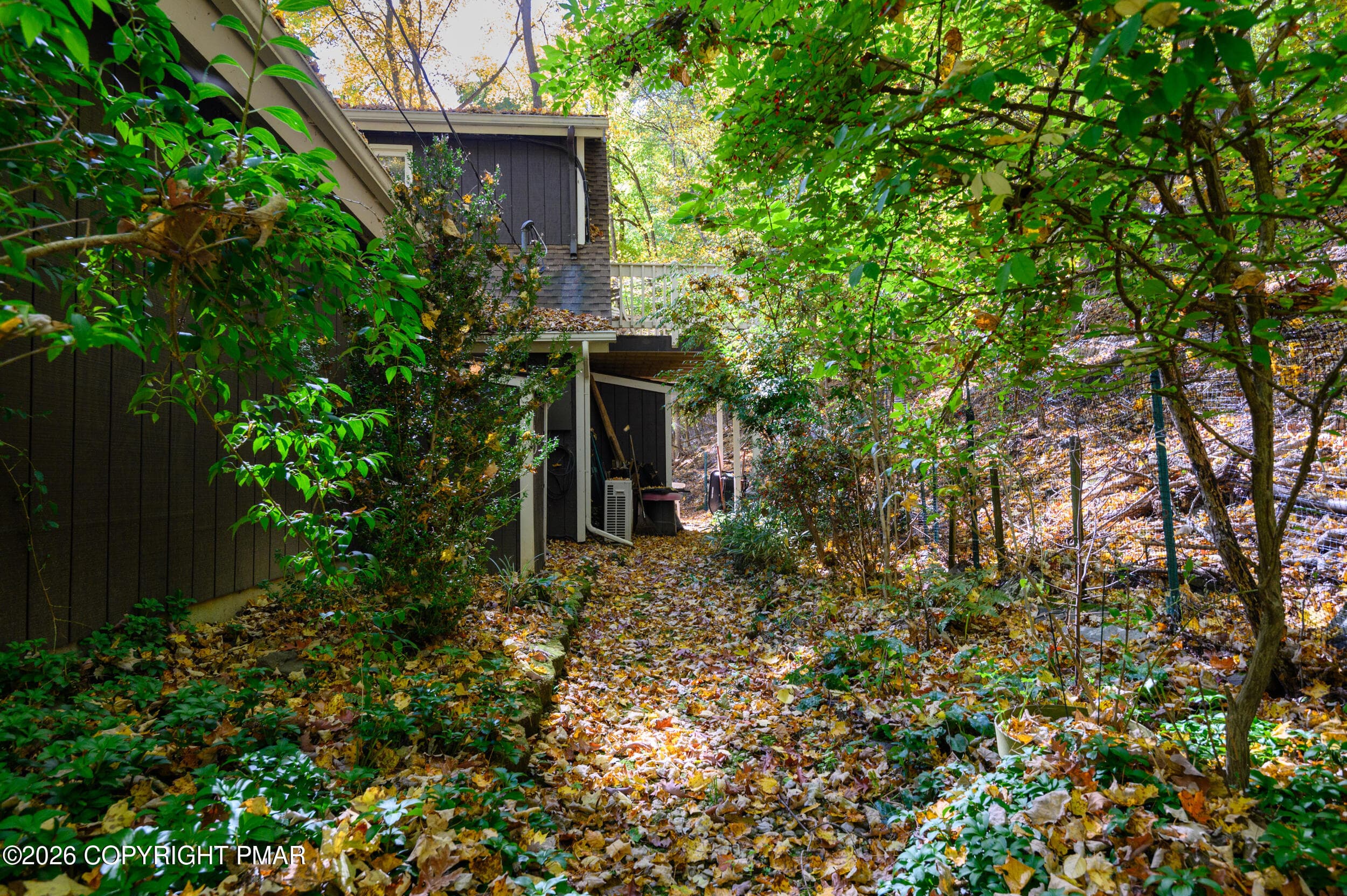 Landscaping 3 - 3102 Delaware Circle, Bushkill, PA 18324, Bushkill