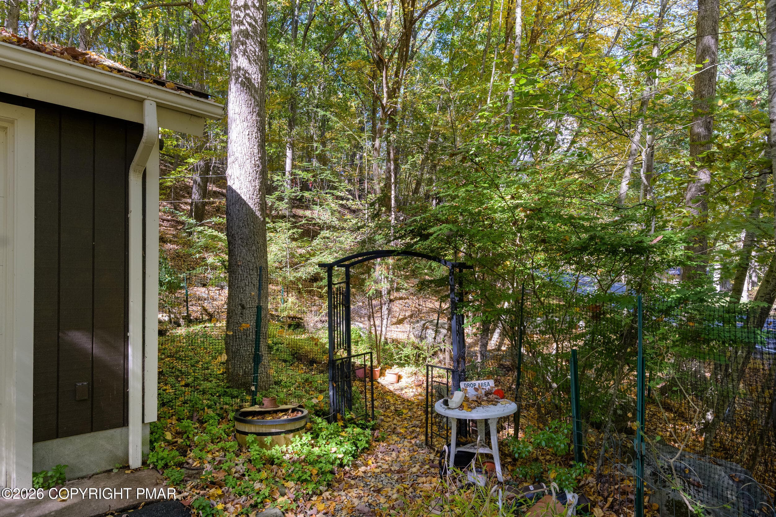 Landscaping - 3102 Delaware Circle, Bushkill, PA 18324, Bushkill