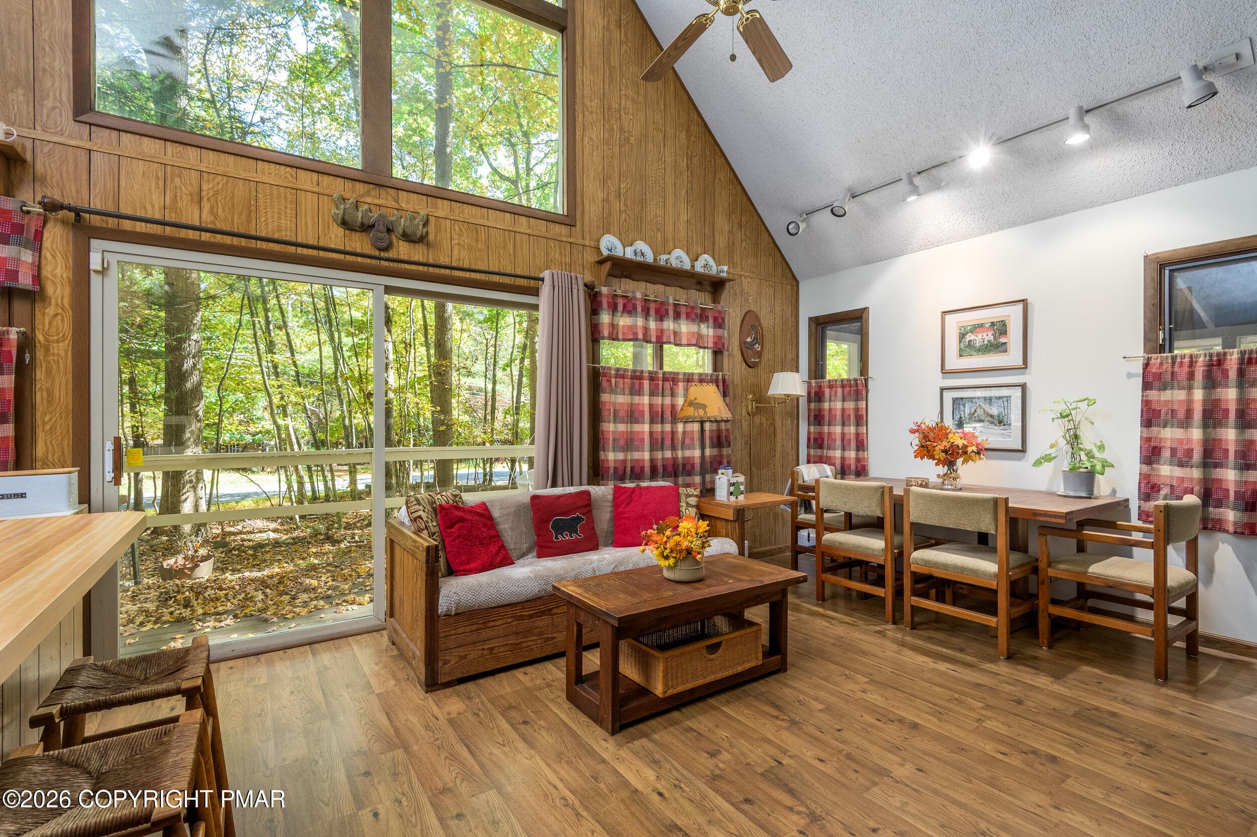 Living room 2 - 3102 Delaware Circle, Bushkill, PA 18324, Bushkill