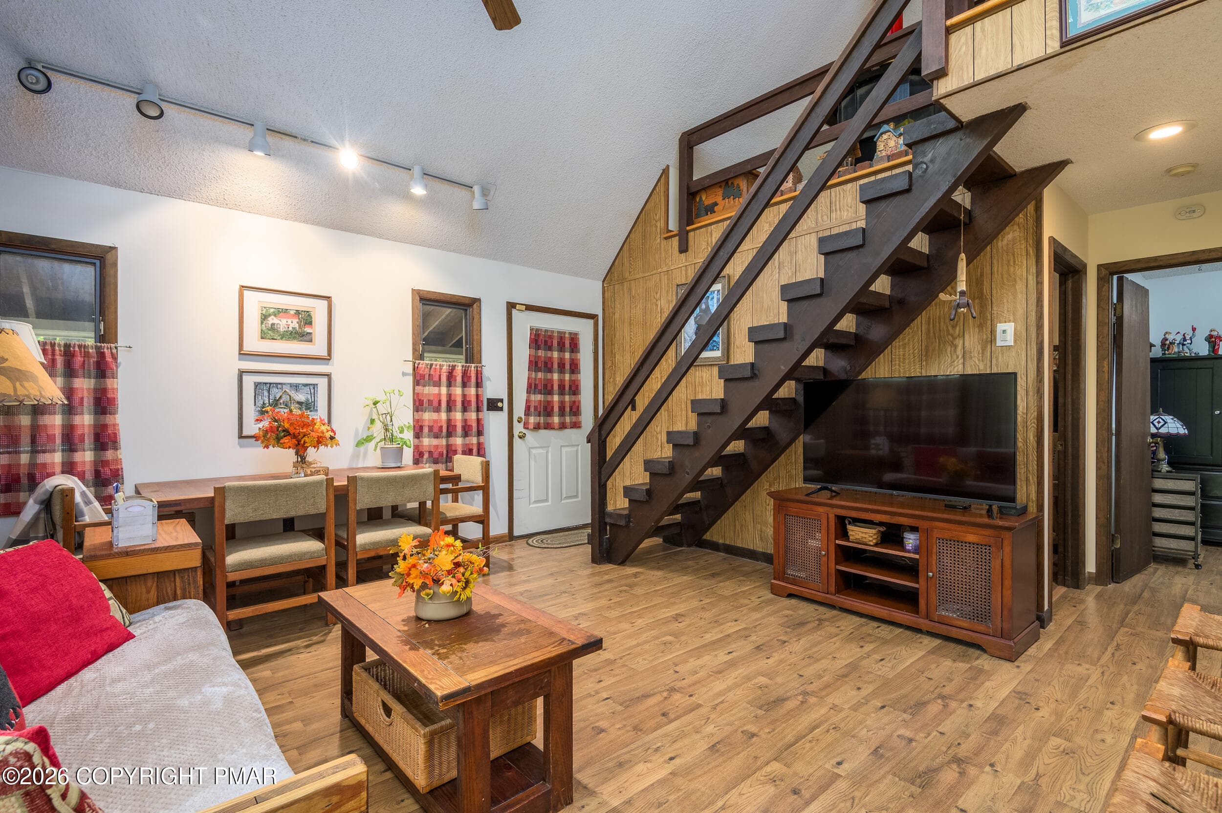 Living room - 3102 Delaware Circle, Bushkill, PA 18324, Bushkill