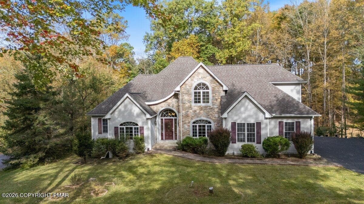 608 Washington Crossing, East Stroudsburg, PA 18301