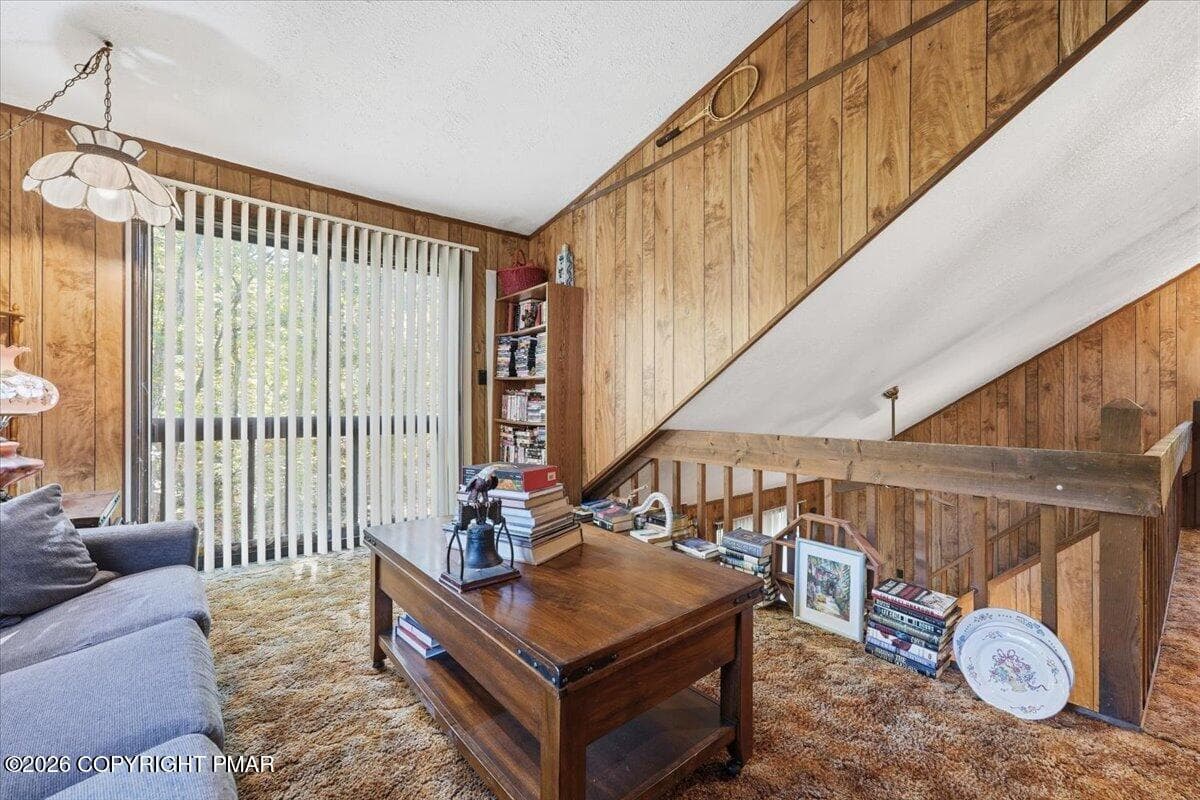 Loft - 145 Canterbury Road, Bushkill, PA 18324, Bushkill