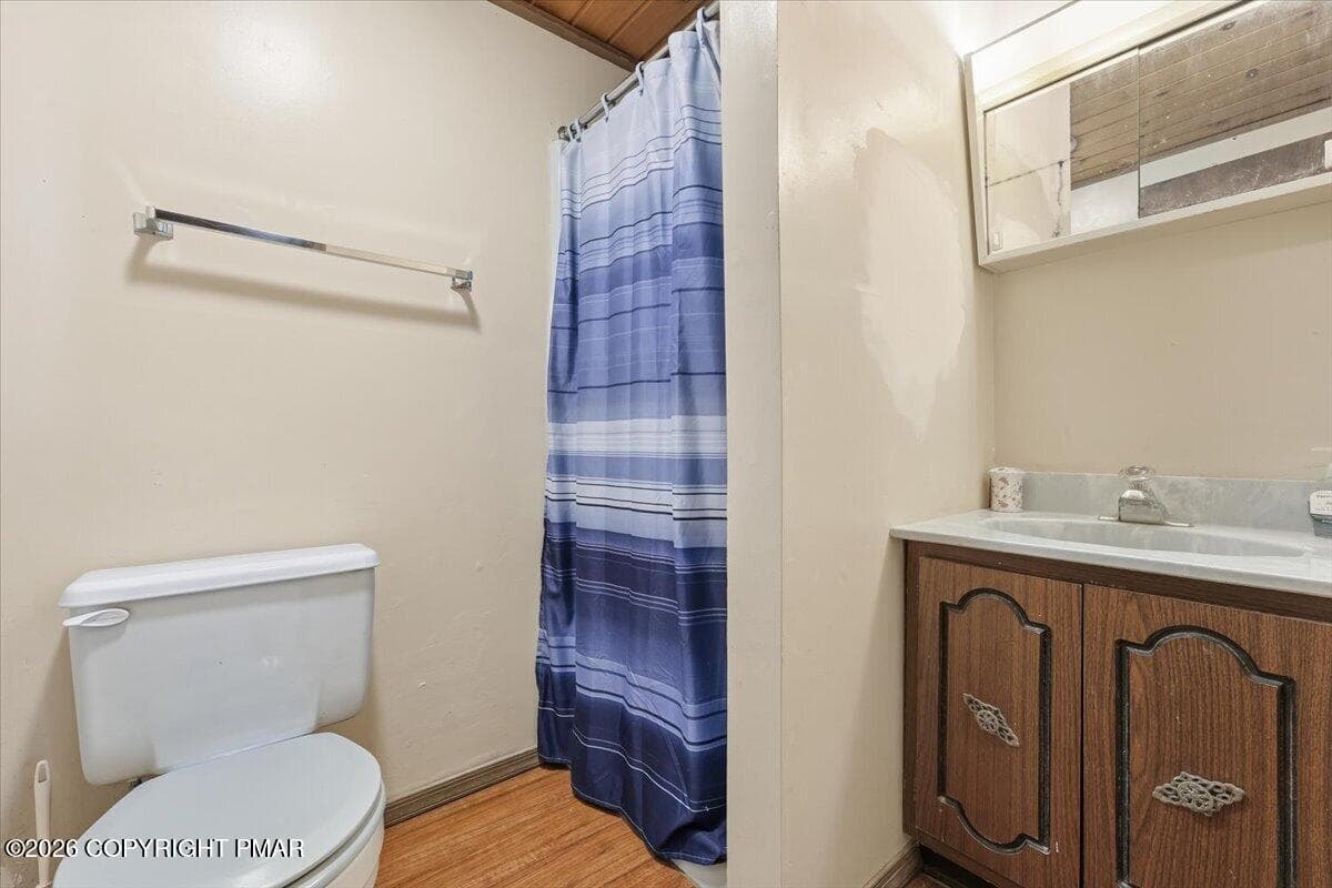 Bathroom 1 - 145 Canterbury Road, Bushkill, PA 18324, Bushkill
