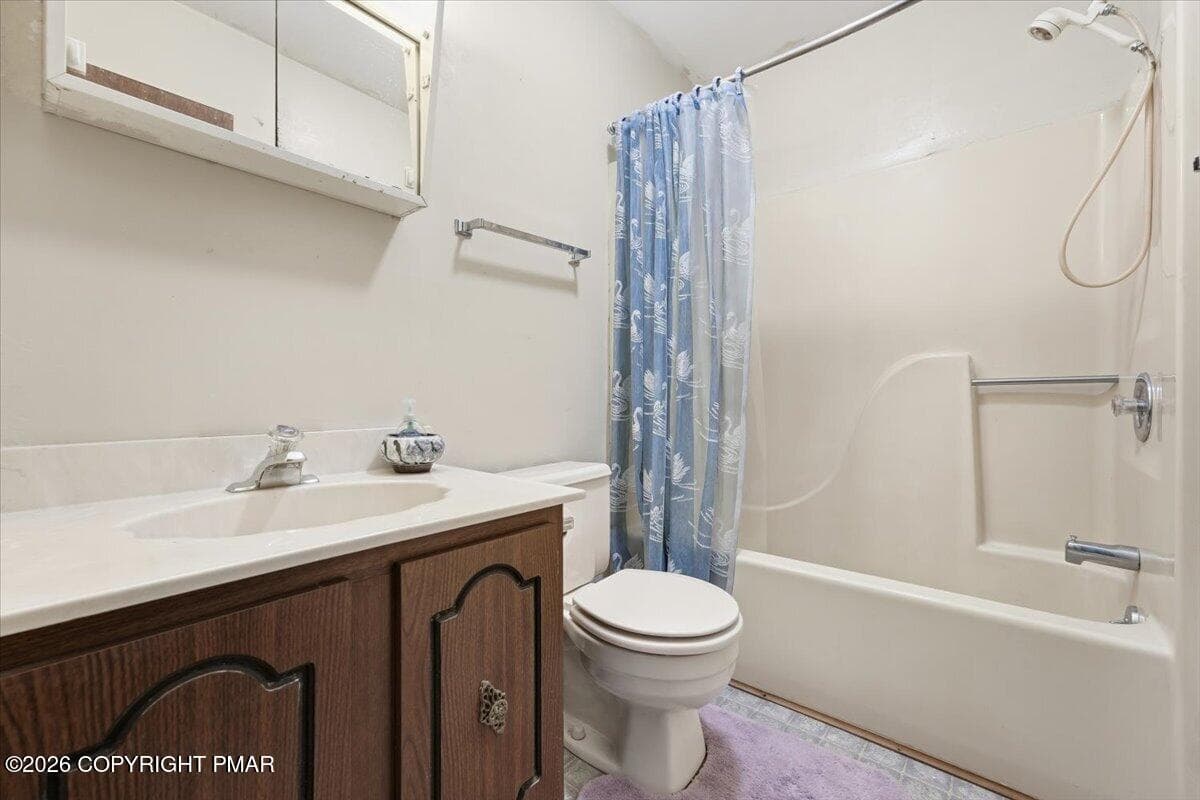 Bathroom 2 - 145 Canterbury Road, Bushkill, PA 18324, Bushkill