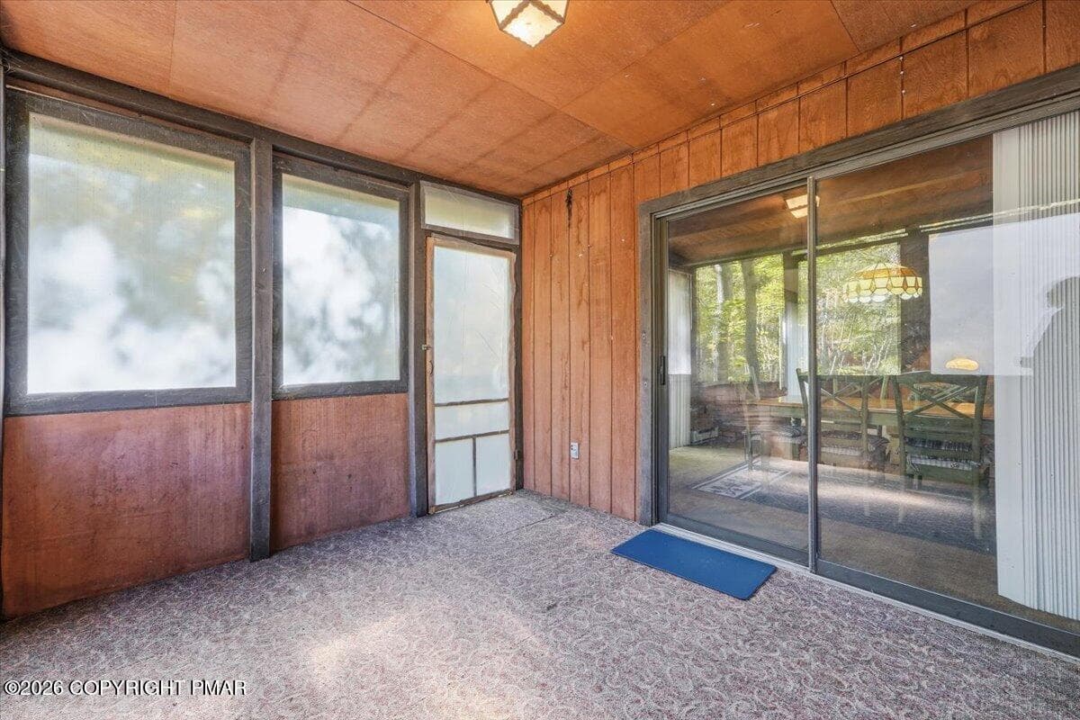 Screened Porch - 145 Canterbury Road, Bushkill, PA 18324, Bushkill