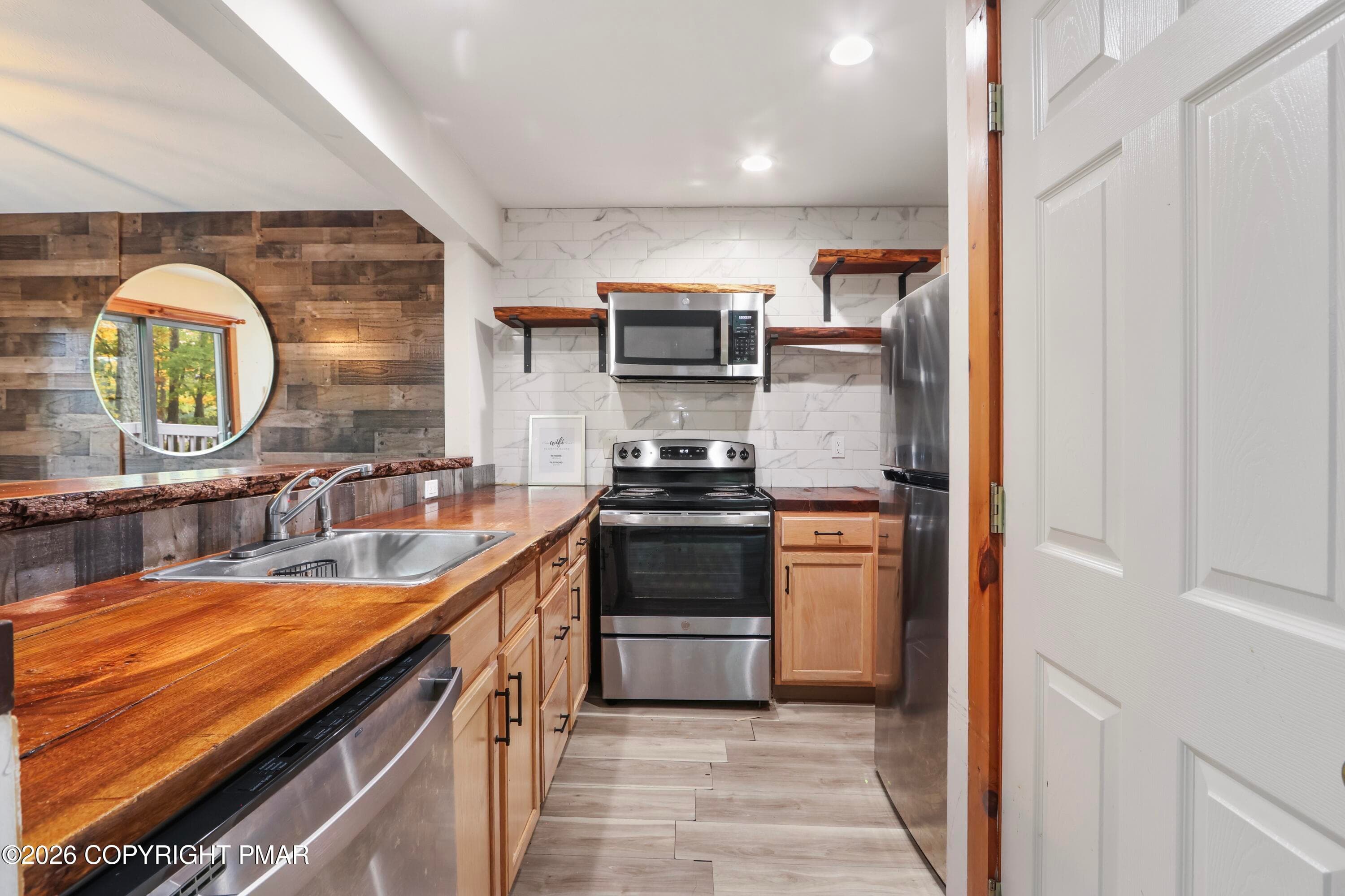 095A3216 - 142 Pine Court, Tannersville, PA 18372