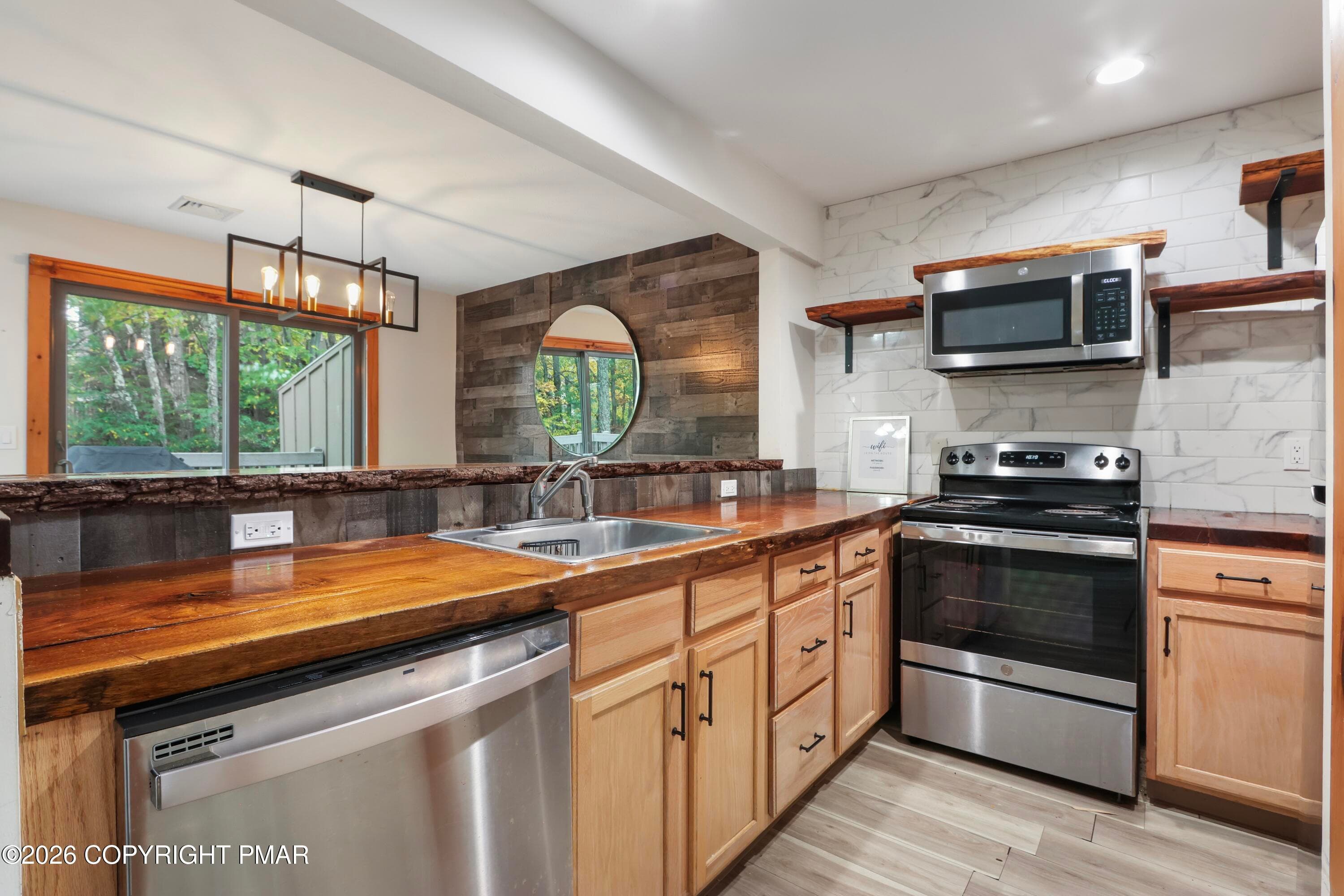 095A3221 - 142 Pine Court, Tannersville, PA 18372