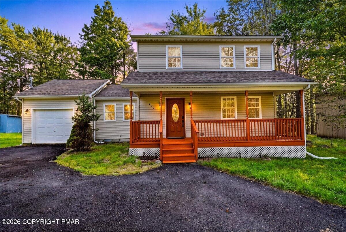 1070 Country Place Drive, Tobyhanna, PA 18466