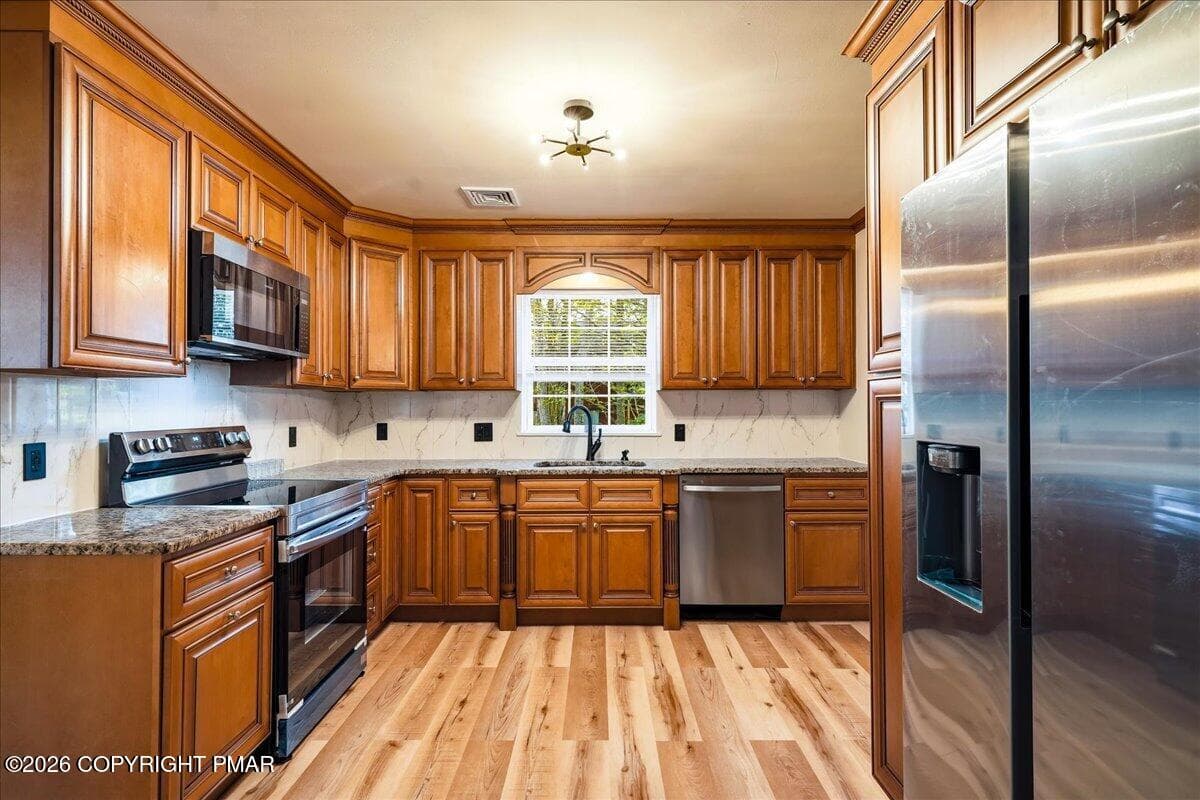 Kitchen - 1070 Country Place Drive, Tobyhanna, PA 18466, Tobyhanna