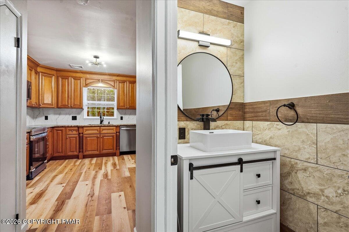 Half Bath Off Foyer - 1070 Country Place Drive, Tobyhanna, PA 18466, Tobyhanna