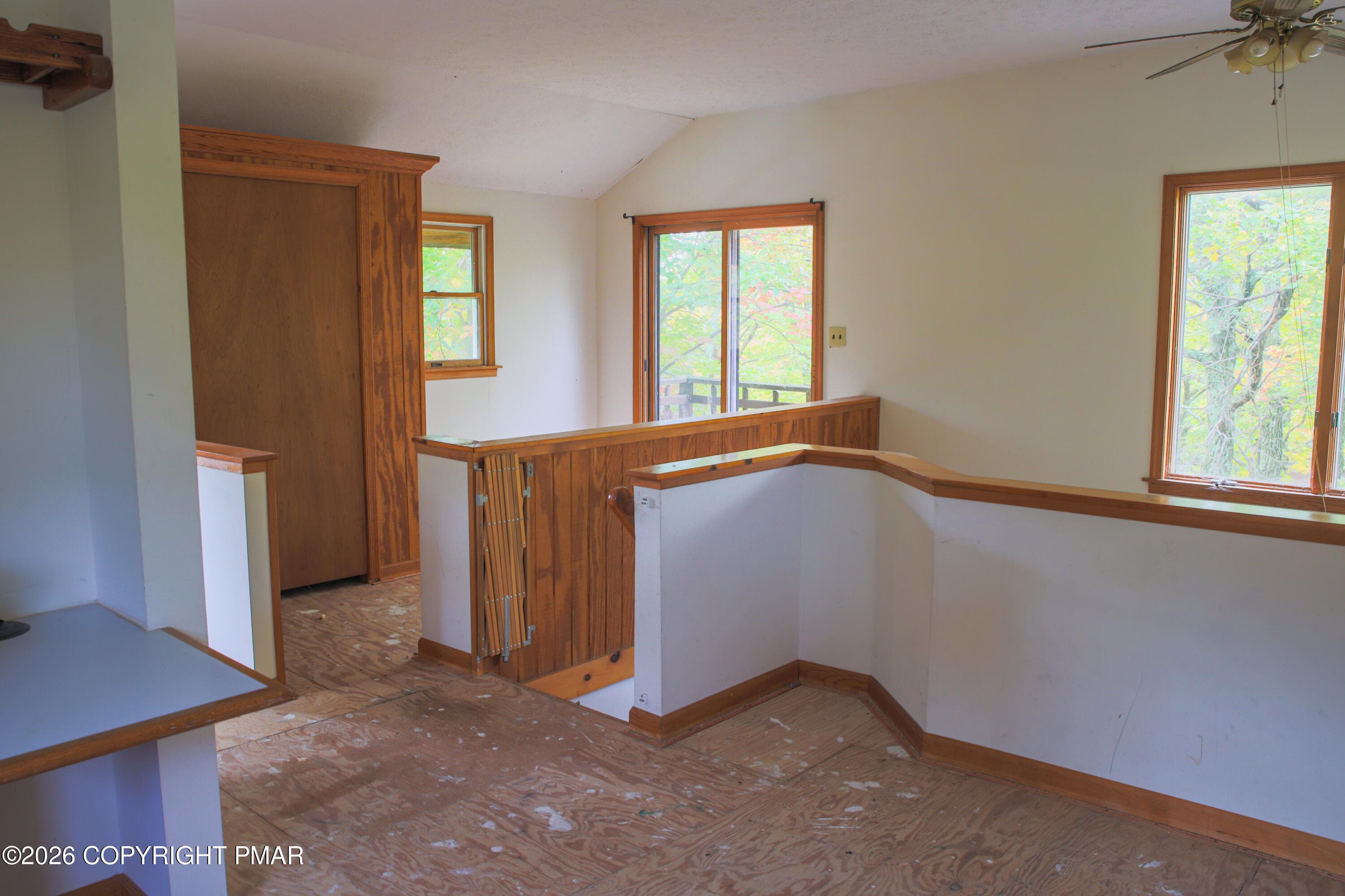 025-Upstairs-Landing - 134 Buck Fever Trail, Scotrun, PA 18355, Scotrun