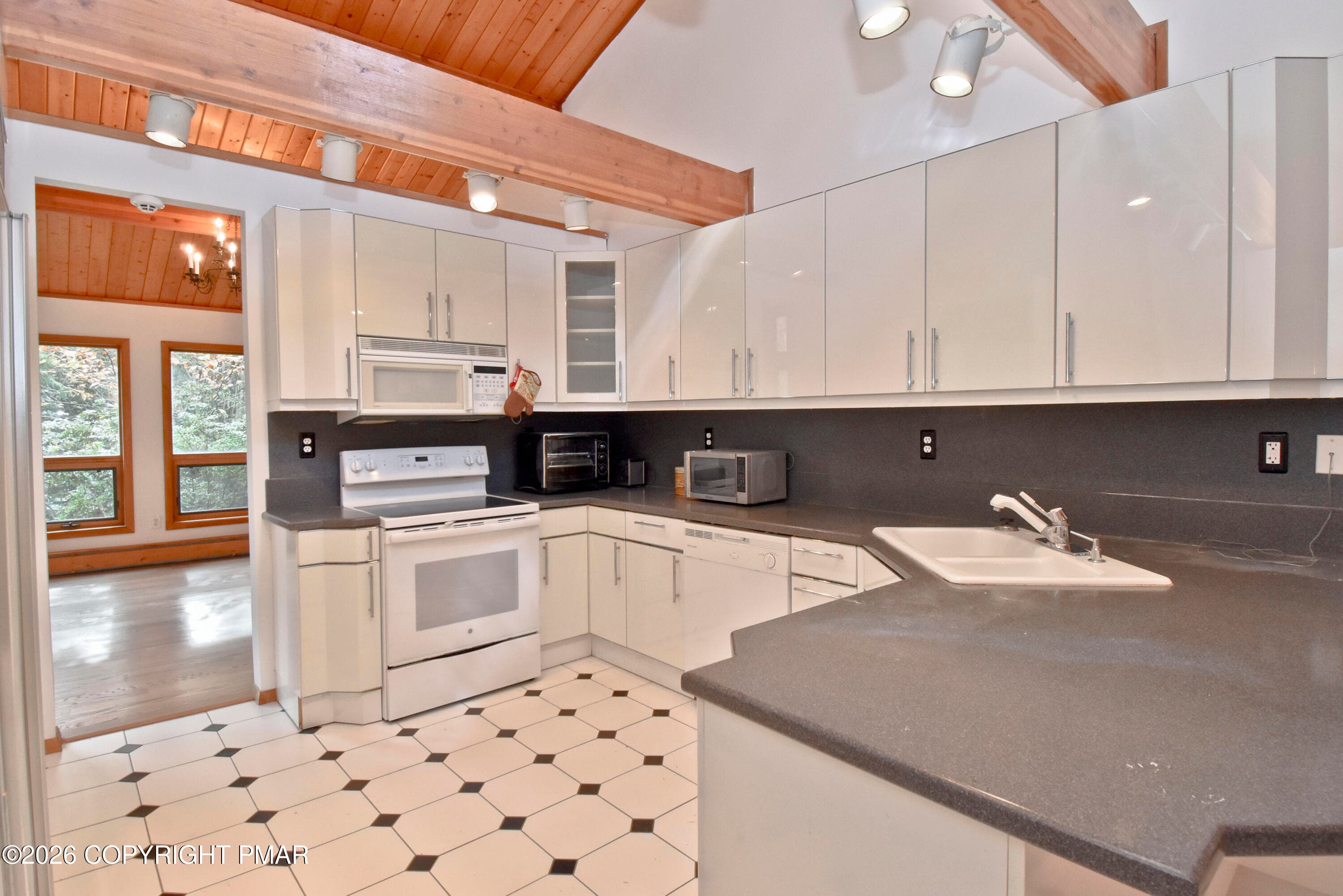 5 Kitchen (3) - 218 Larch Oval, Tobyhanna, PA 18466, Tobyhanna