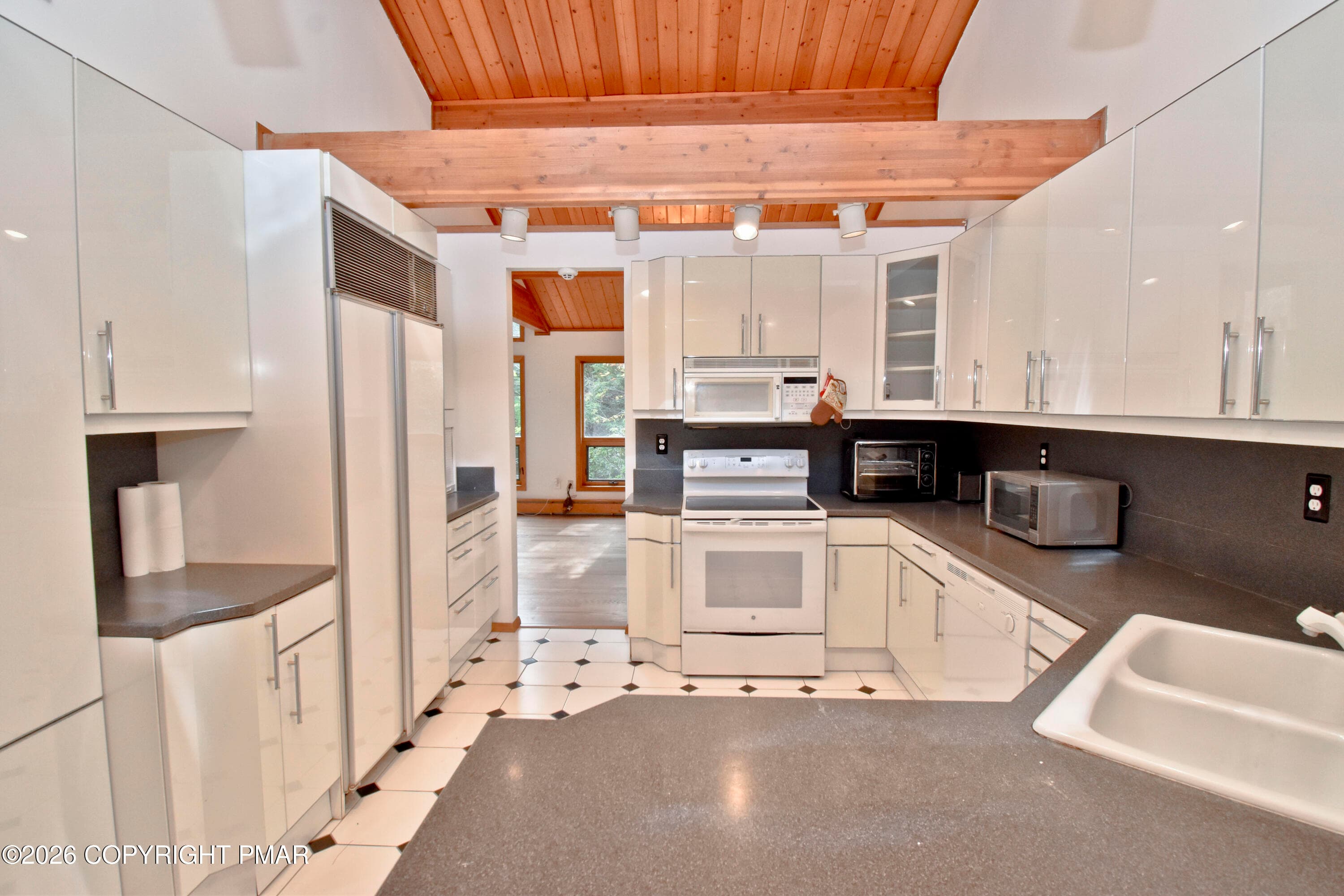 5 Kitchen (4) - 218 Larch Oval, Tobyhanna, PA 18466, Tobyhanna