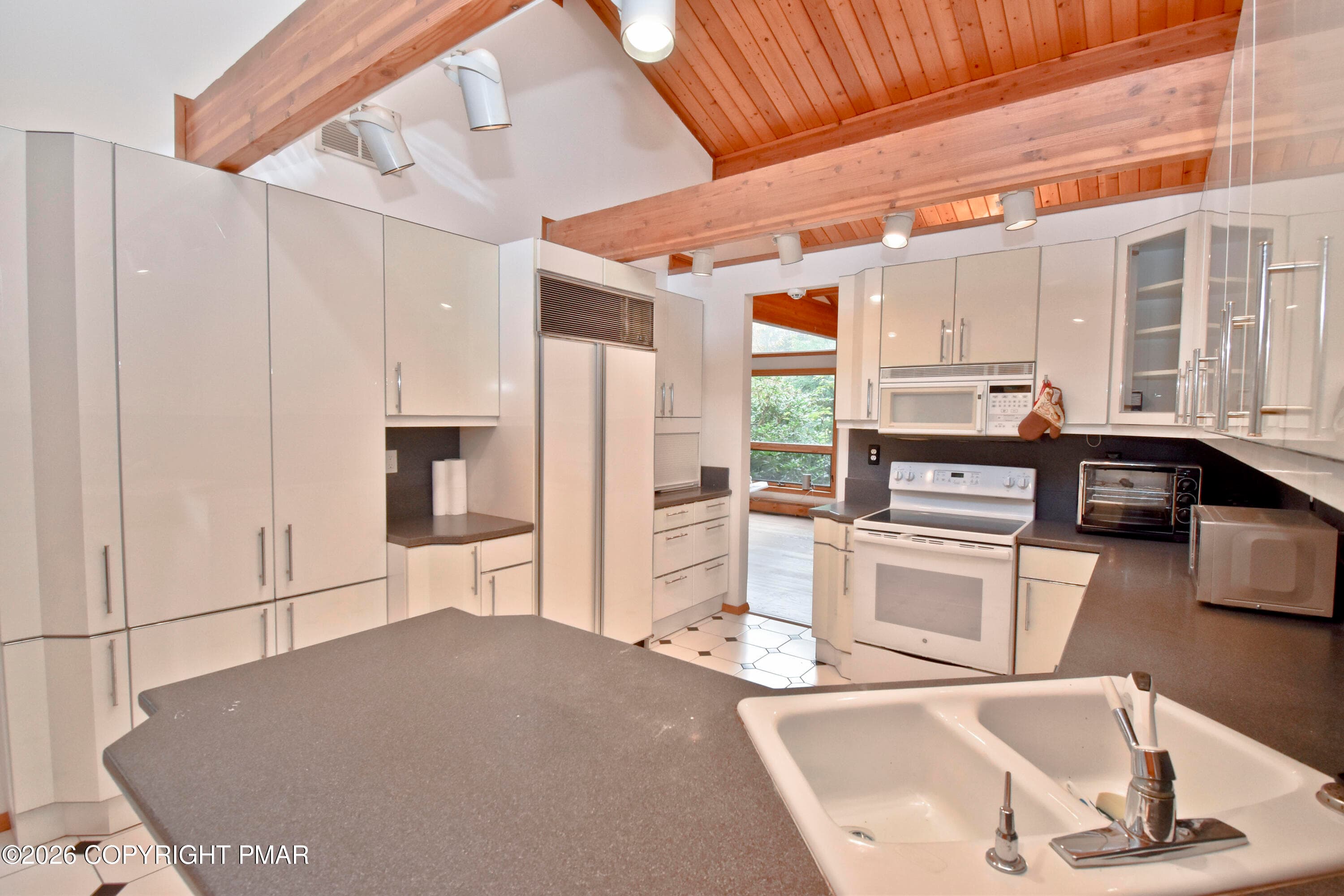 5 Kitchen (5) - 218 Larch Oval, Tobyhanna, PA 18466, Tobyhanna