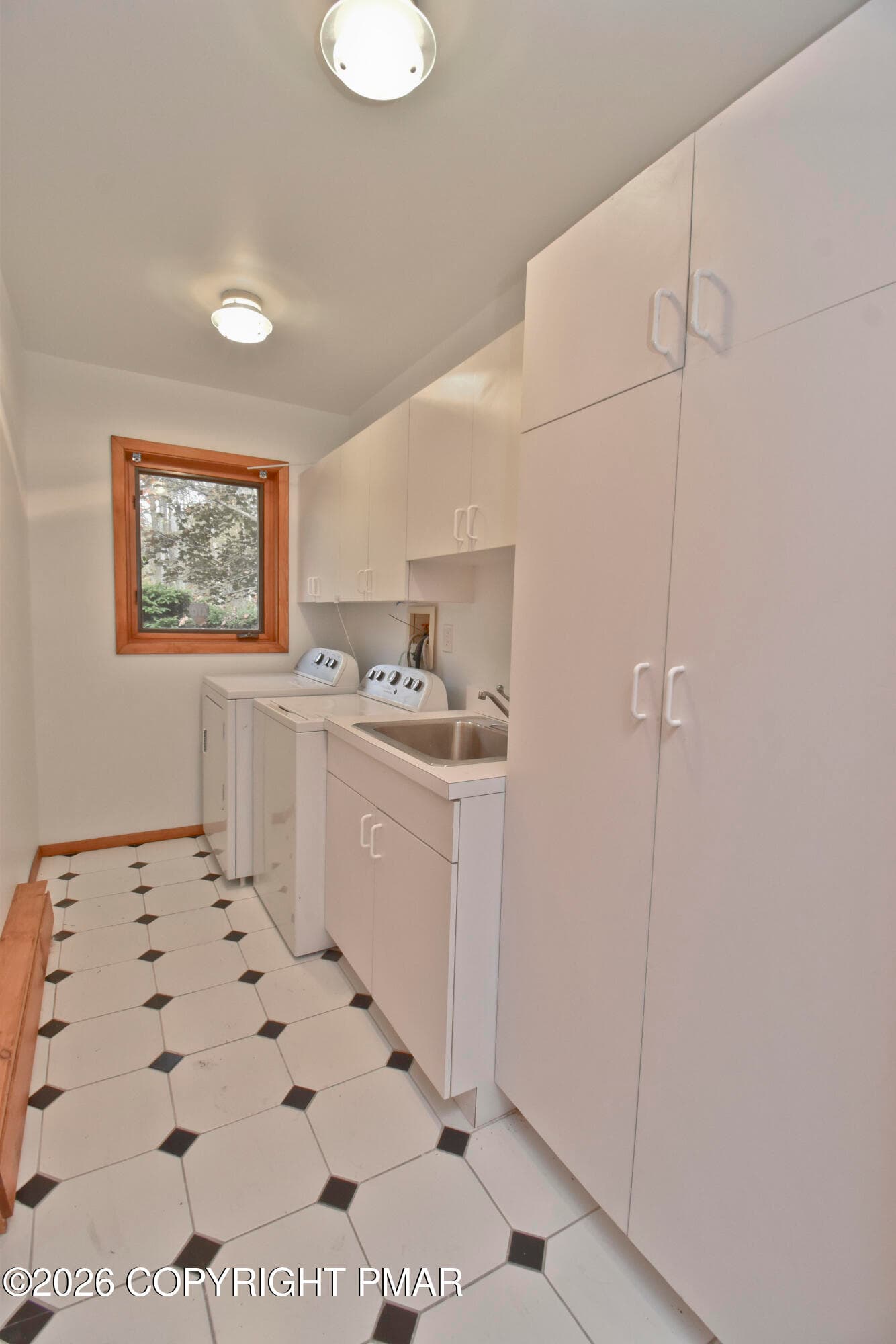 6 Laundry - 218 Larch Oval, Tobyhanna, PA 18466, Tobyhanna