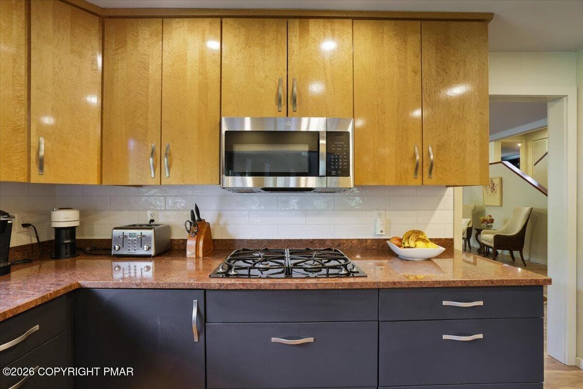Designer Kitchen - 1312 N Abington Road, Waverly Township, PA 18414, Waverly Township
