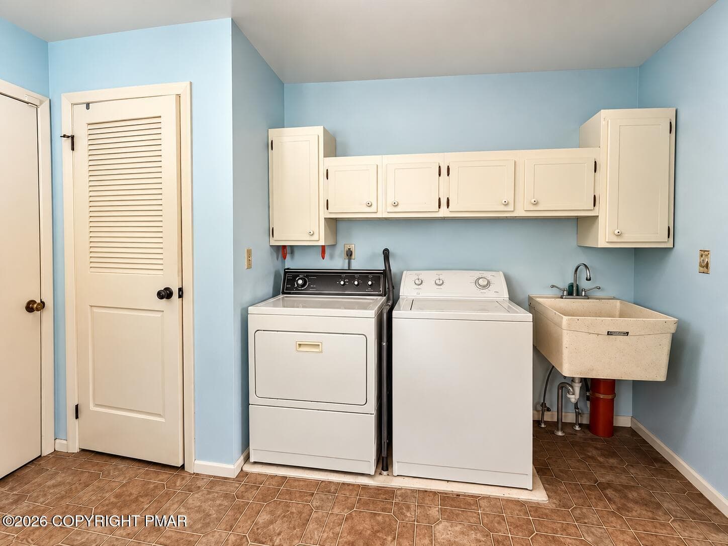 Laundry Room with Utility Sink - 222 Lily Street, Saylorsburg, PA 18353, Saylorsburg