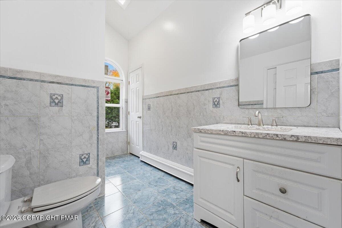 MAIN BATH - 1131 Thunder Drive, Pocono Summit, PA 18346