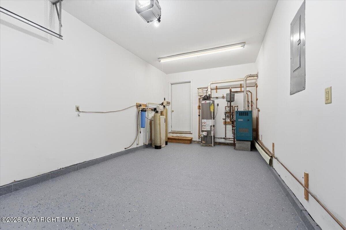 GARAGE - 1131 Thunder Drive, Pocono Summit, PA 18346