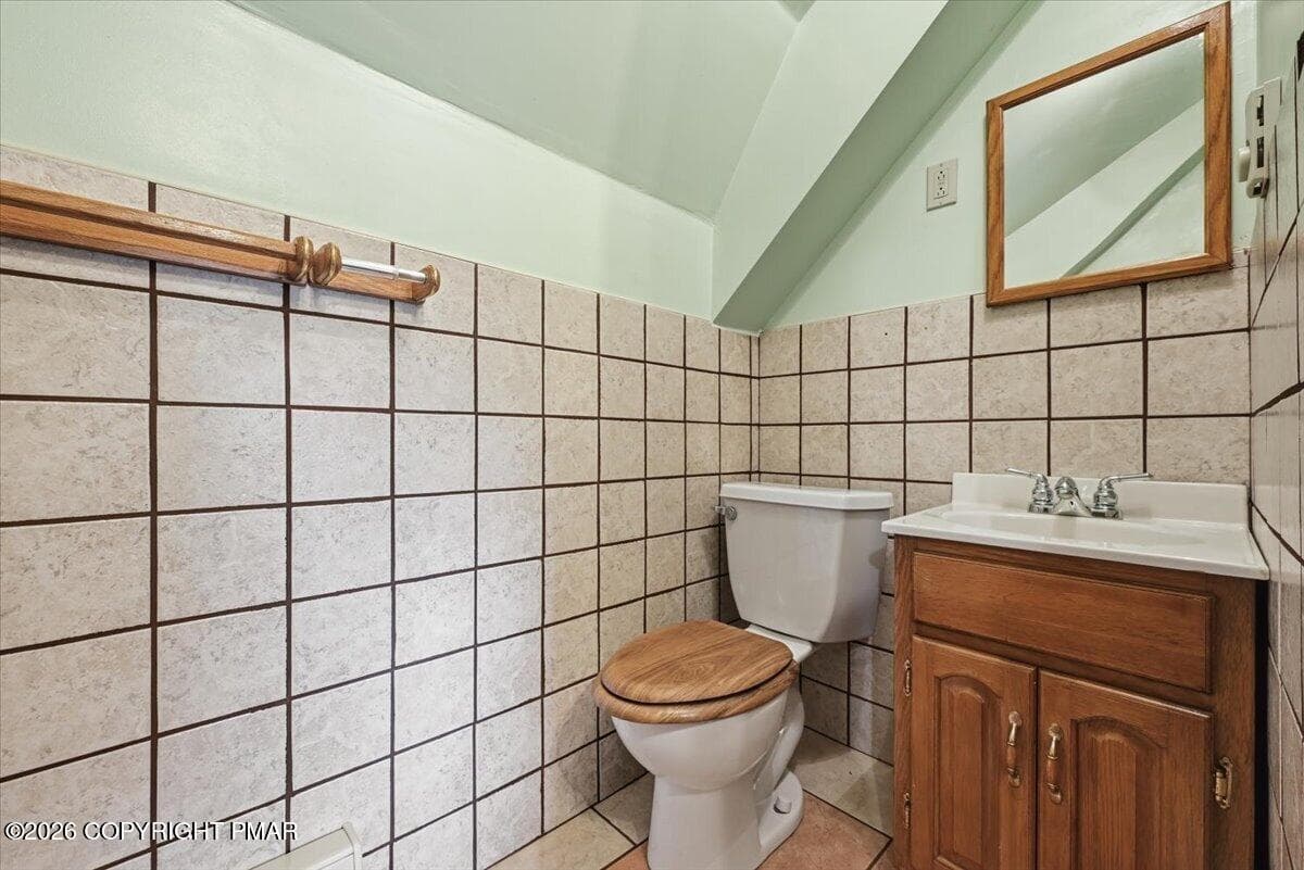 Half Bath - 1079 Interchange Road, 1083 Rear Property, Gilbert, PA 18331, Gilbert