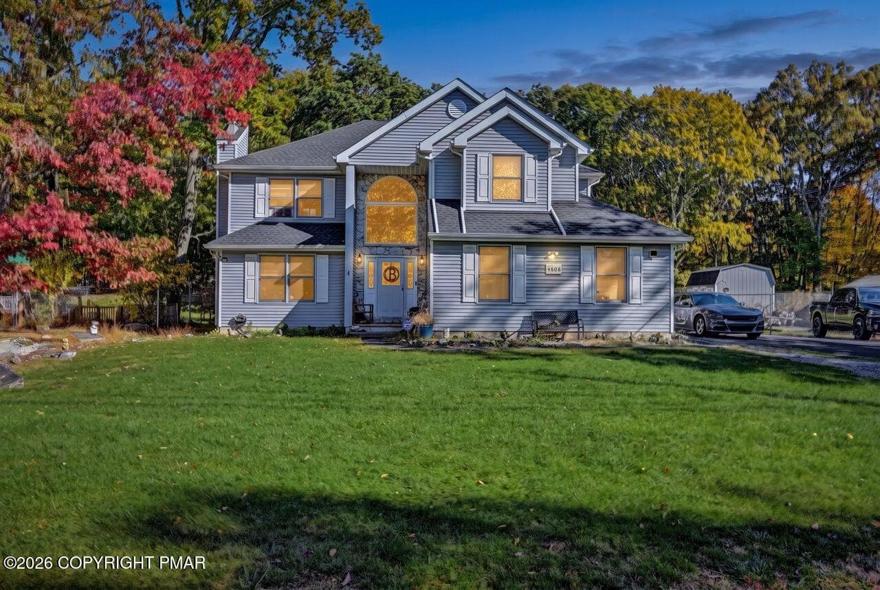 4608 Pine Ridge Drive W, Bushkill, PA 18324