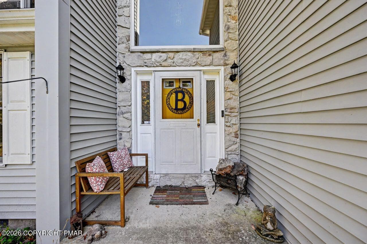 4608 Pine Ridge Dr W 05 Large - 4608 Pine Ridge Drive W, Bushkill, PA 18324