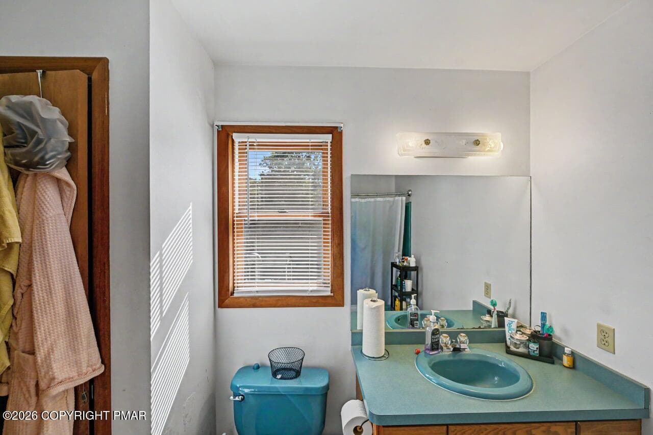 4608 Pine Ridge Dr W 40 Large - 4608 Pine Ridge Drive W, Bushkill, PA 18324