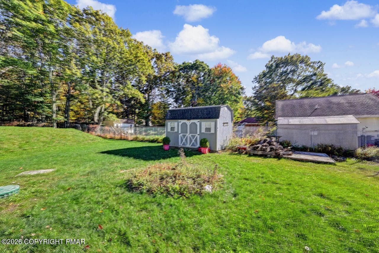 4608 Pine Ridge Dr W 56 Large - 4608 Pine Ridge Drive W, Bushkill, PA 18324