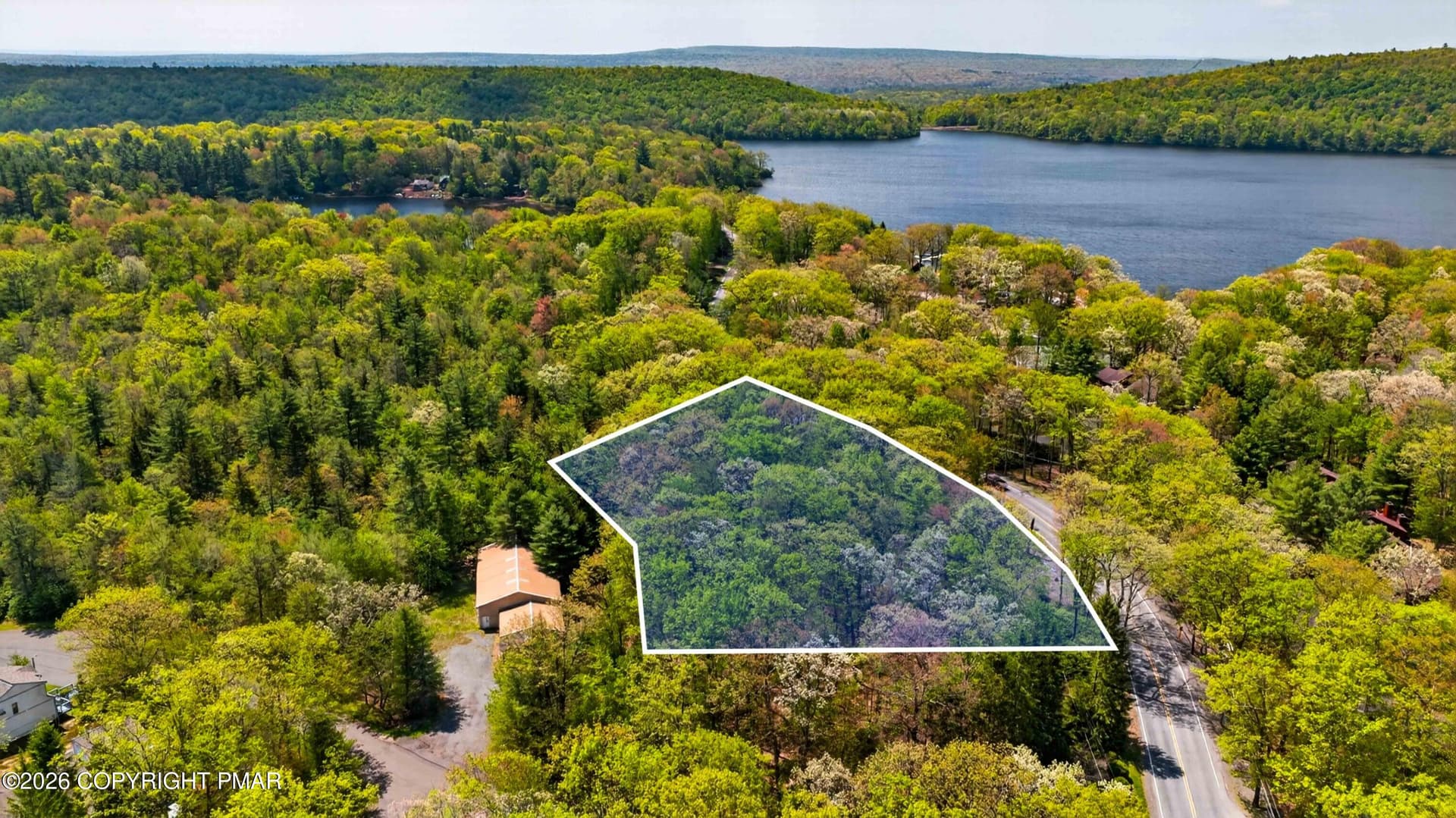 Lake Harmony Road, Lake Harmony, PA 18624