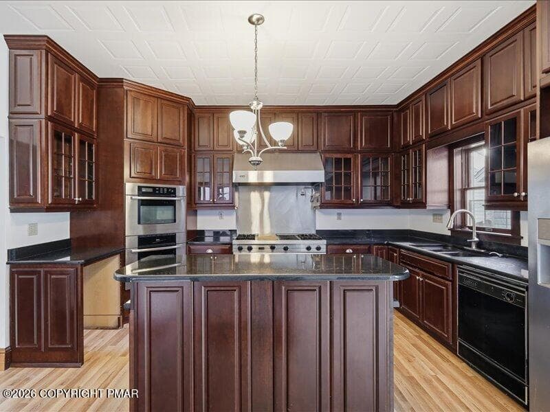 Kitchen - 114 Analomink Street, East Stroudsburg, PA 18301, East Stroudsburg