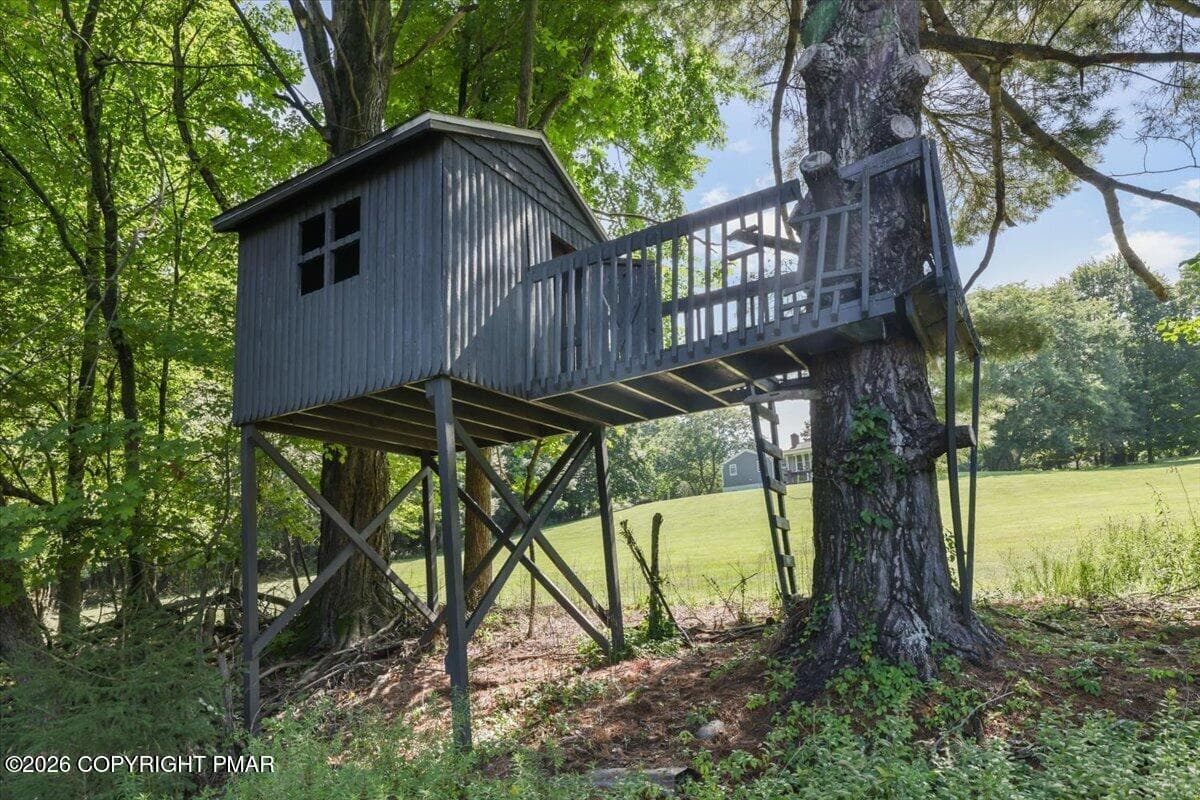 TreeHouse - 1312 N Abington Road, Waverly Township, PA 18414, Waverly Township