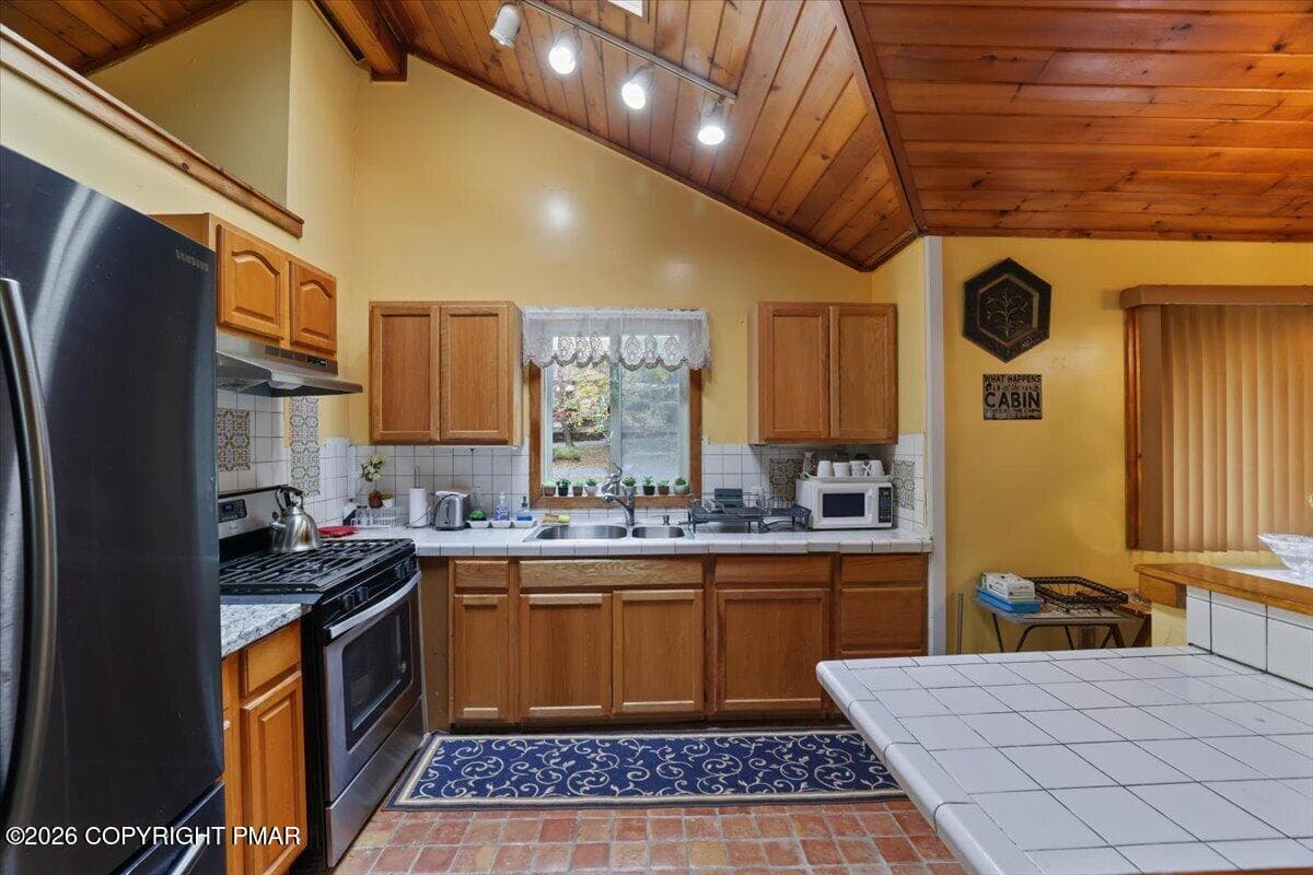 05-Kitchen - 160 Hummingbird Trail, Bushkill, PA 18324, Bushkill