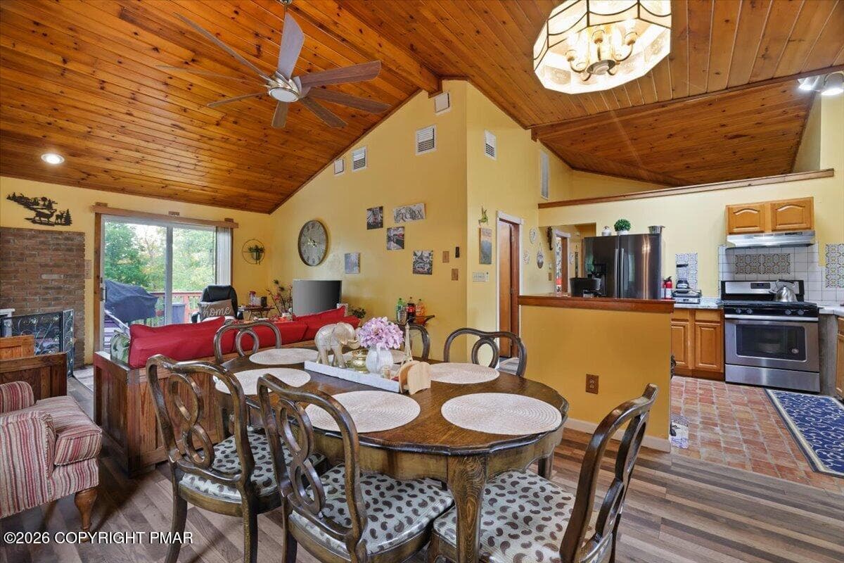 08-Dining Room - 160 Hummingbird Trail, Bushkill, PA 18324, Bushkill