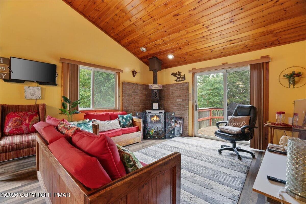 09-Living Room - 160 Hummingbird Trail, Bushkill, PA 18324, Bushkill