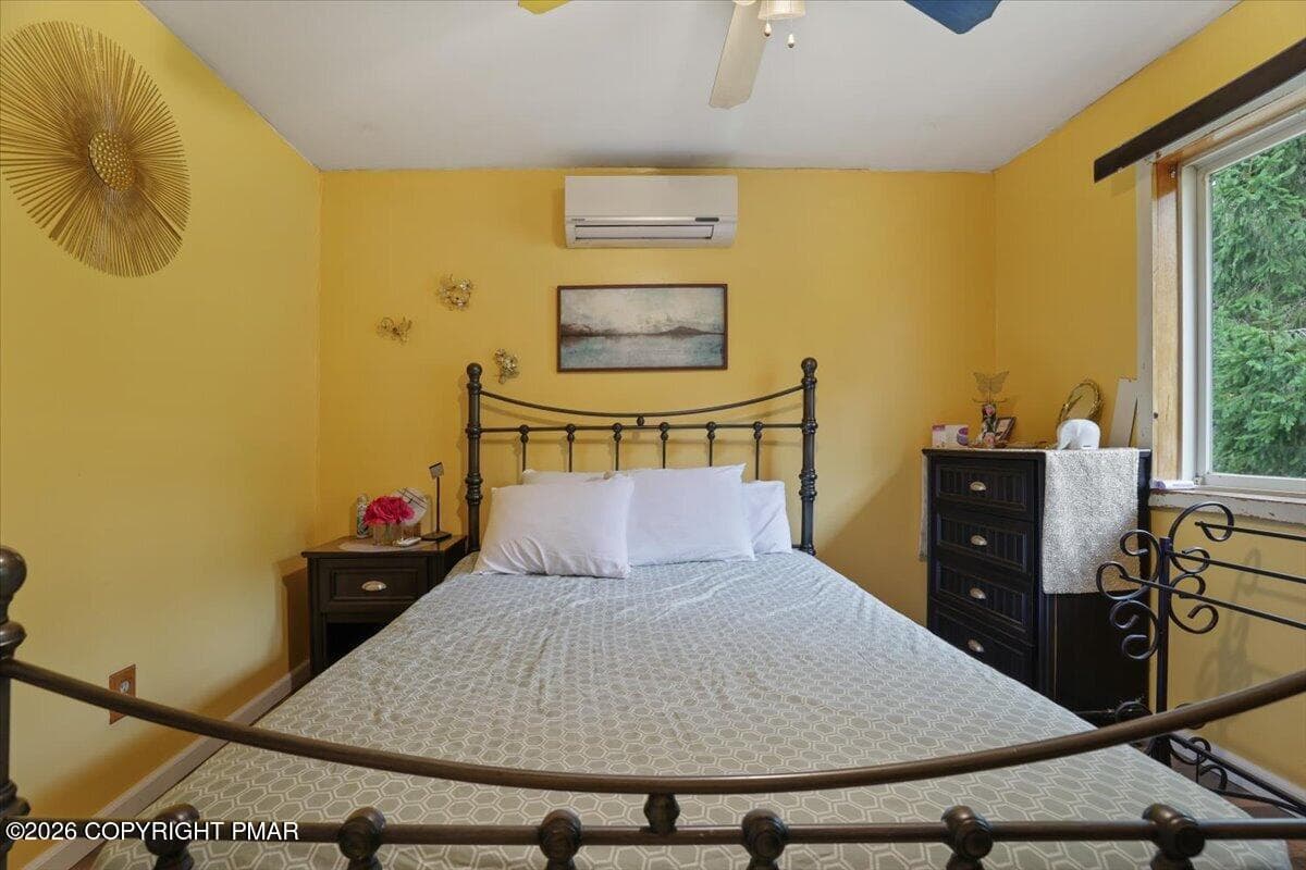 14-Bedroom 1 - 160 Hummingbird Trail, Bushkill, PA 18324, Bushkill