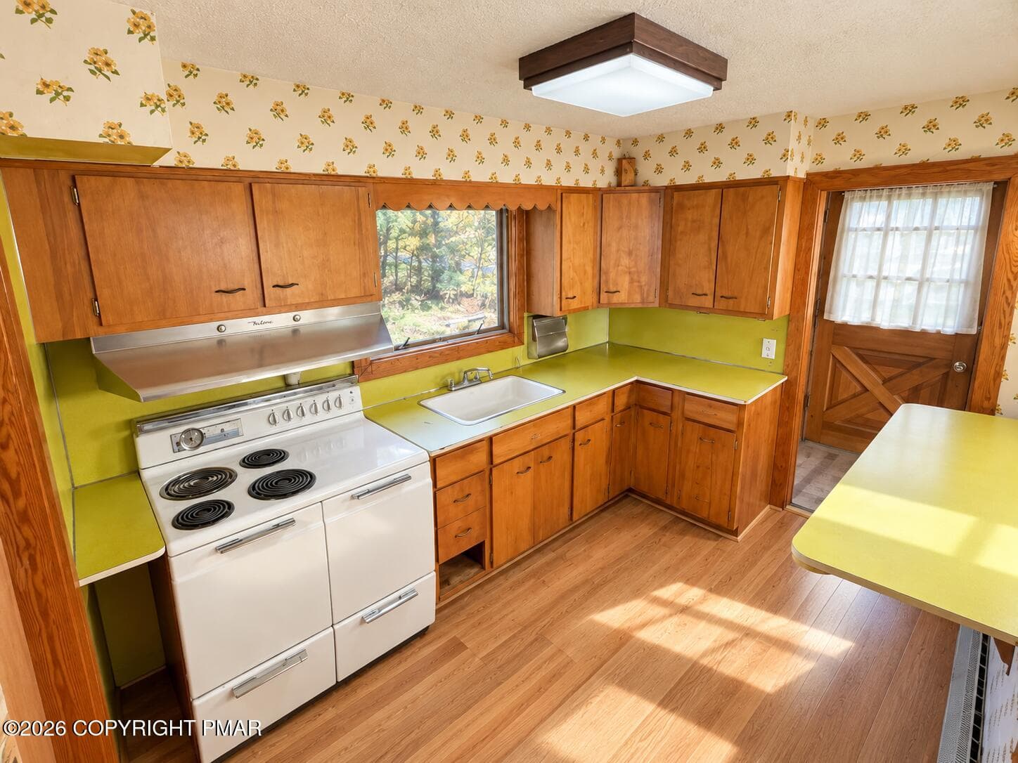 51DAD61D-3A16-4000-91F1-F50F235E1A81 - 1531/ 1532 Lakeview Drive, White Haven, PA 18661