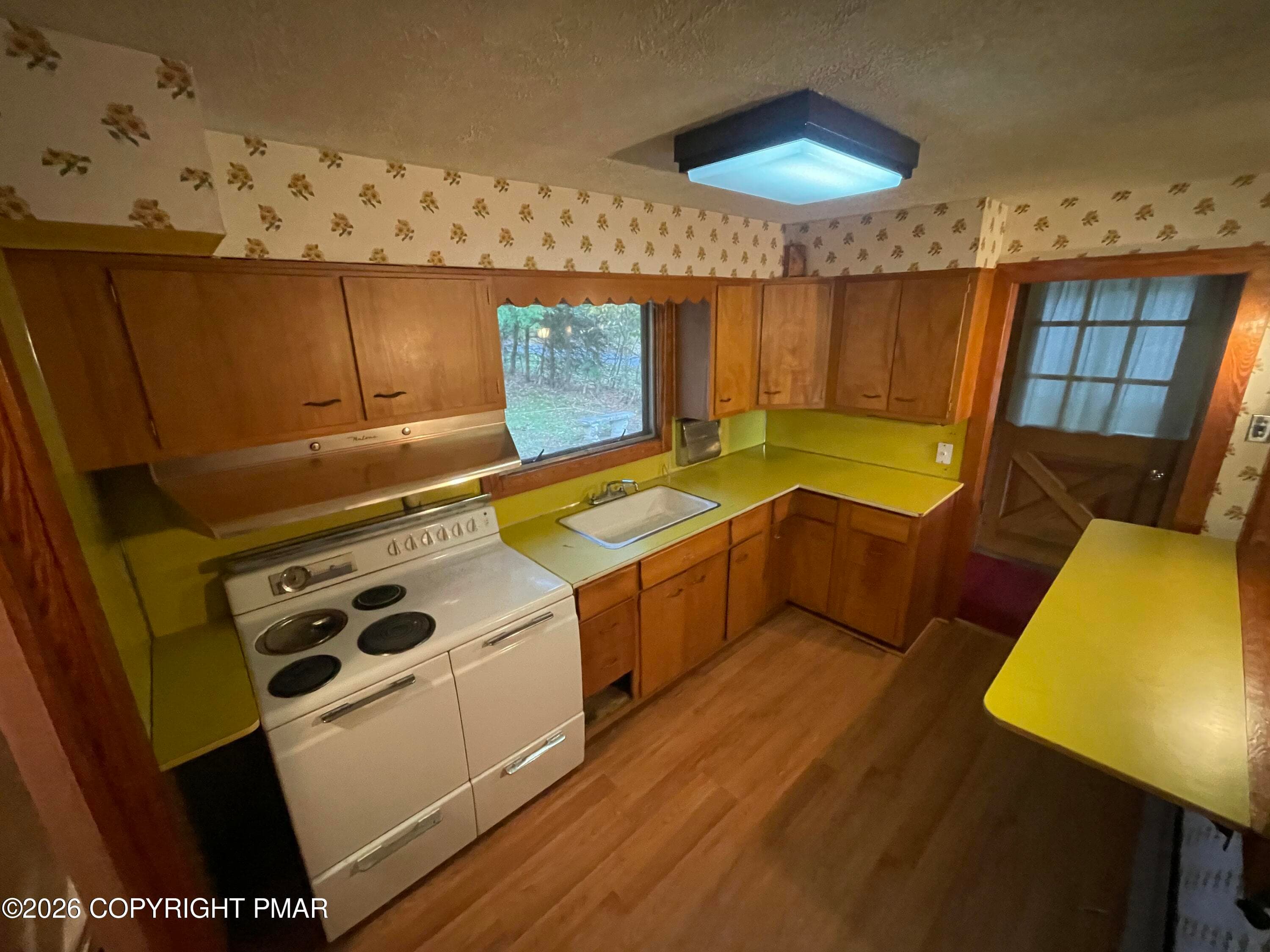 IMG_5579 - 1531/ 1532 Lakeview Drive, White Haven, PA 18661