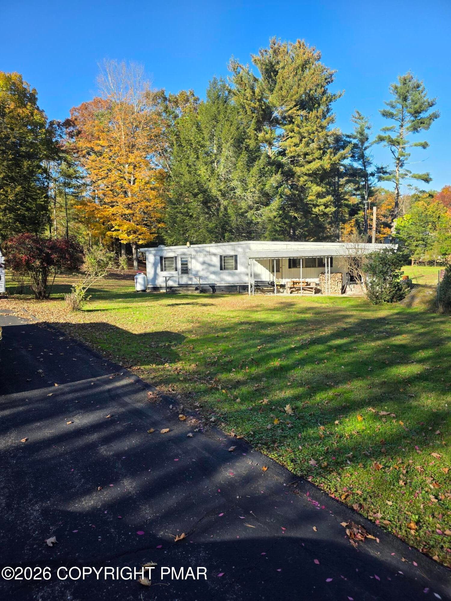 111 Garris Place, Bushkill, PA 18324