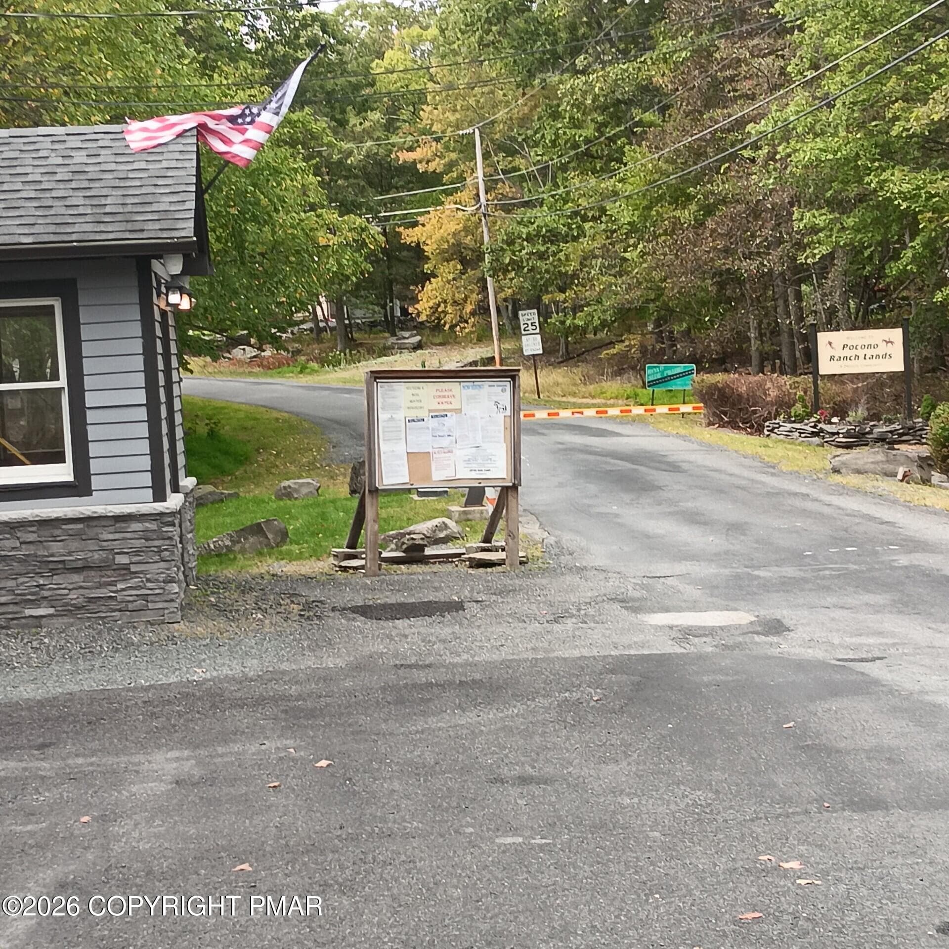 9 - 211 Geese Court N, Bushkill, PA 18324