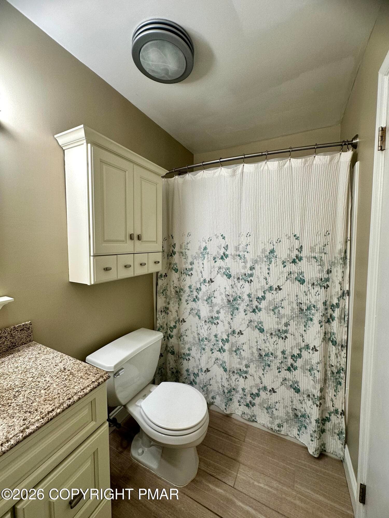 full bathroom3 - 68 Highlands Boulevard, Easton, PA 18042