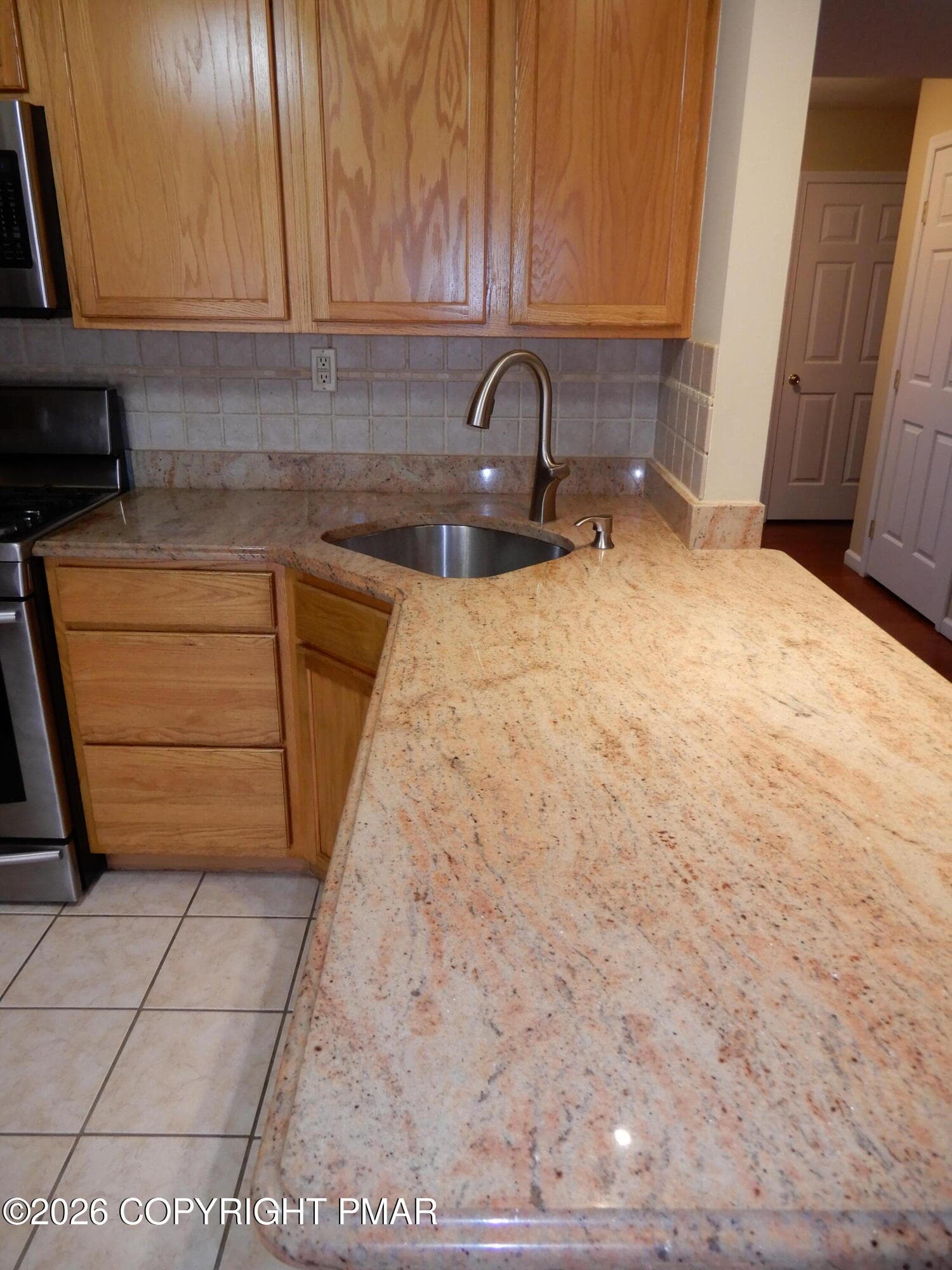 Granite Breakfast Bar - 236 Witness Tree Circle, East Stroudsburg, PA 18301