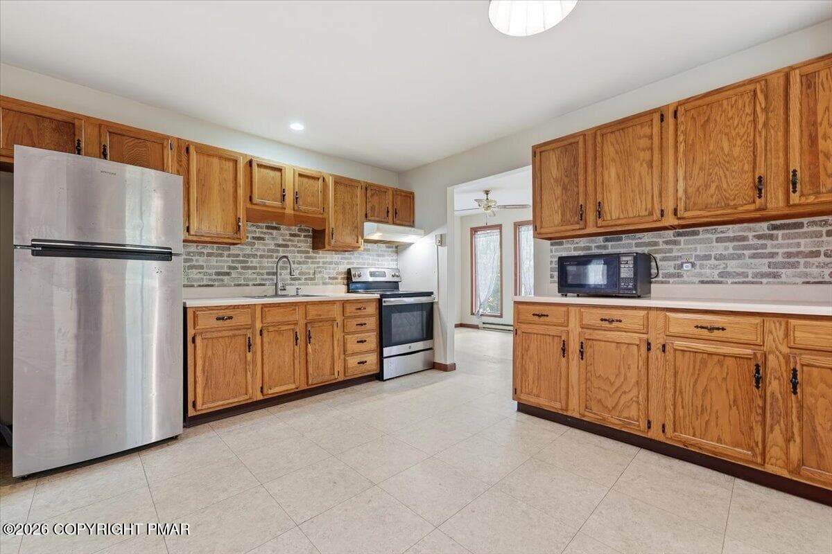 kitchen - 1121 Overlook Court, Saylorsburg, PA 18353