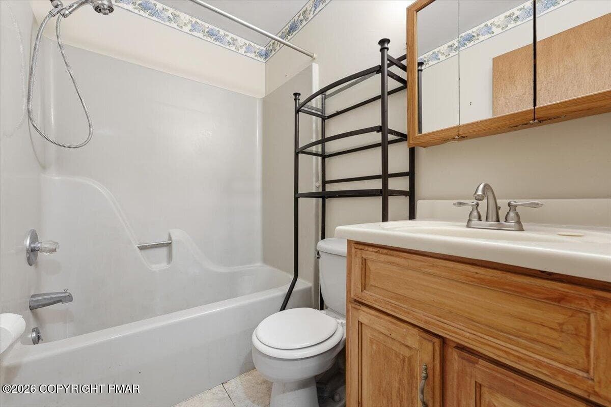 bath 1 - 1121 Overlook Court, Saylorsburg, PA 18353