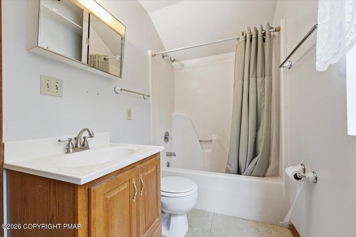bath 2 - 1121 Overlook Court, Saylorsburg, PA 18353