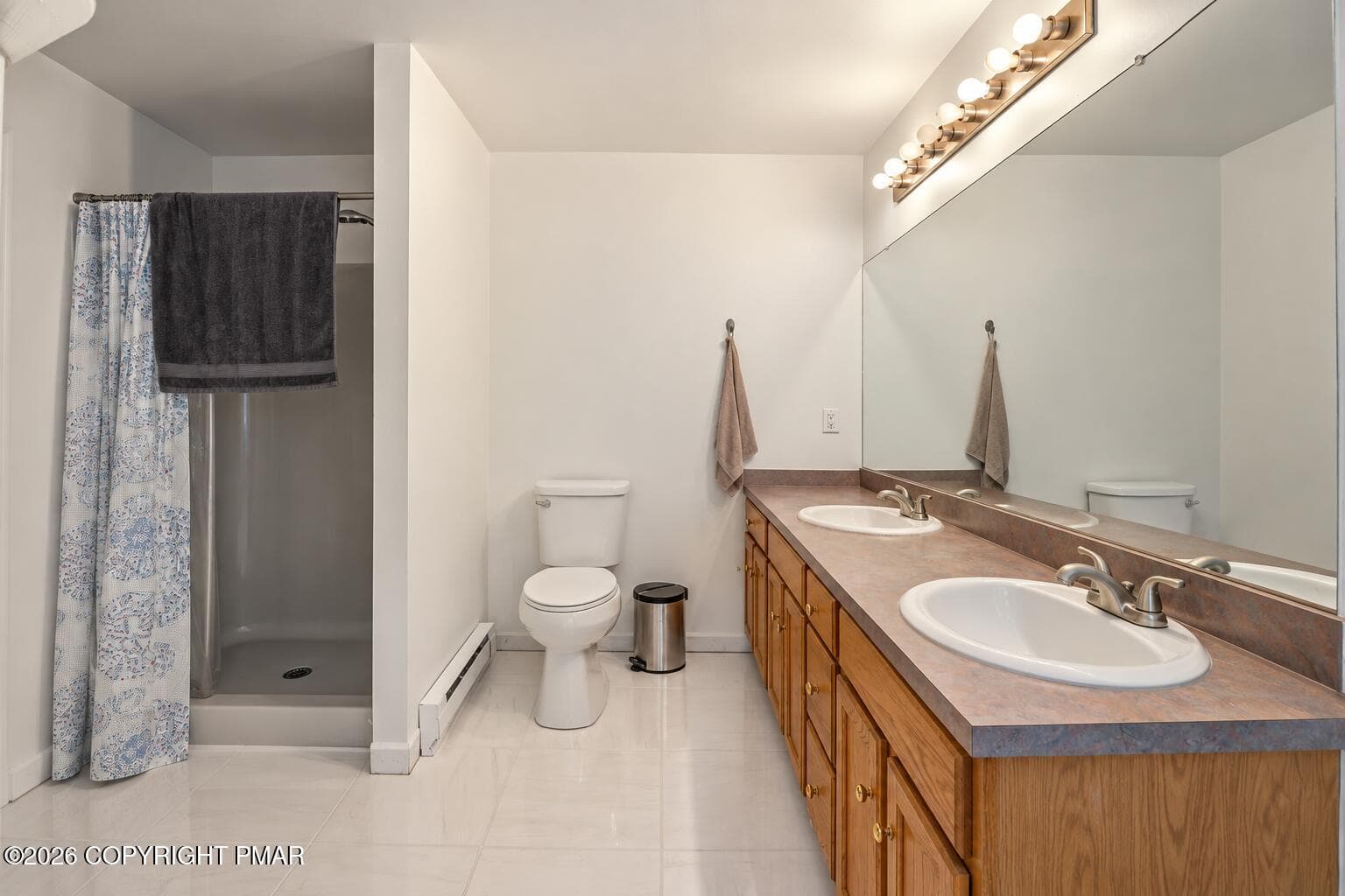 Bright Modern Dual-Sink Bathroom - 226 Squirrelwood Court, Effort, PA 18330