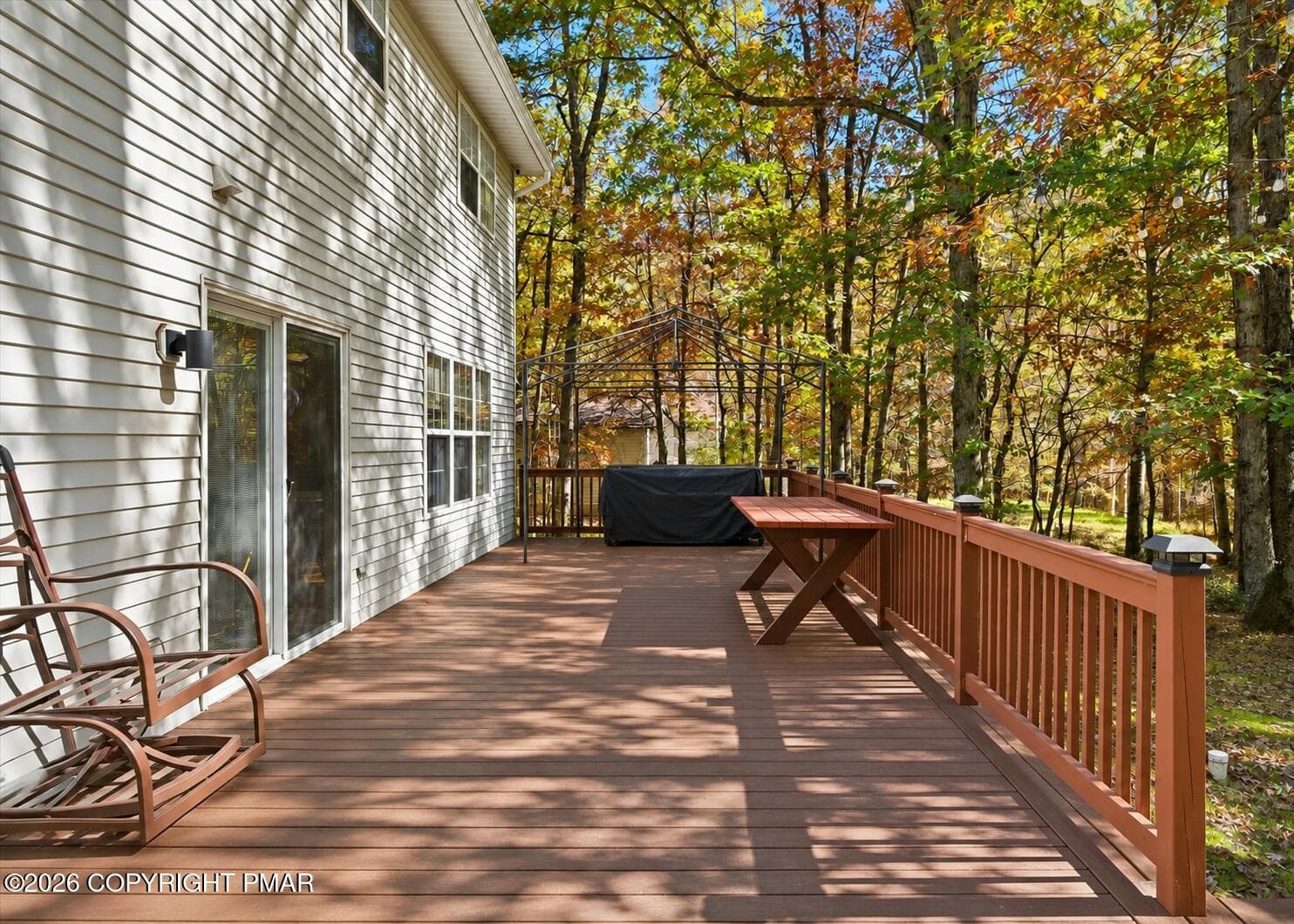 Autumn Sunlit Deck Retreat - 226 Squirrelwood Court, Effort, PA 18330