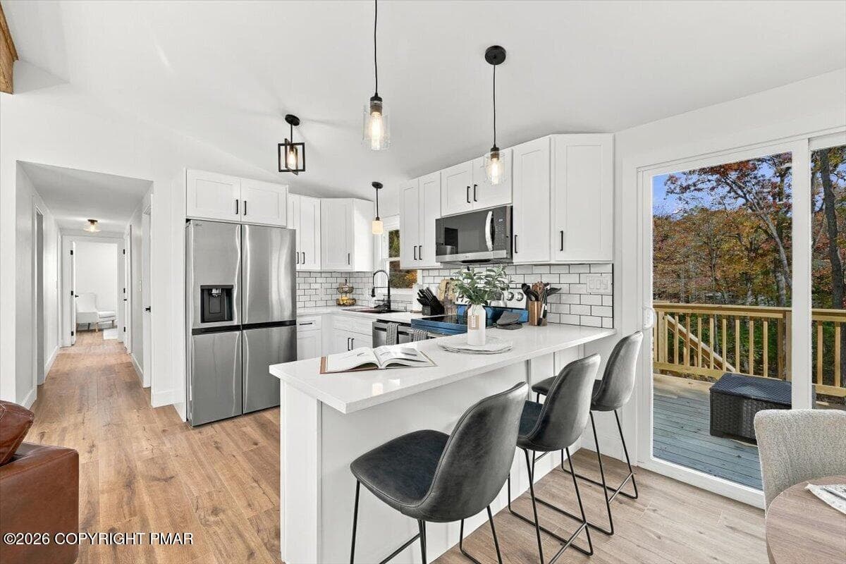 Kitchen - 19 Oak Street, Mount Pocono, PA 18344